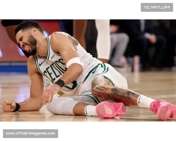 塔图姆因右脚跟腱手术,本赛季尚未出战 塔图姆因右脚跟腱手术,本赛季尚未出战