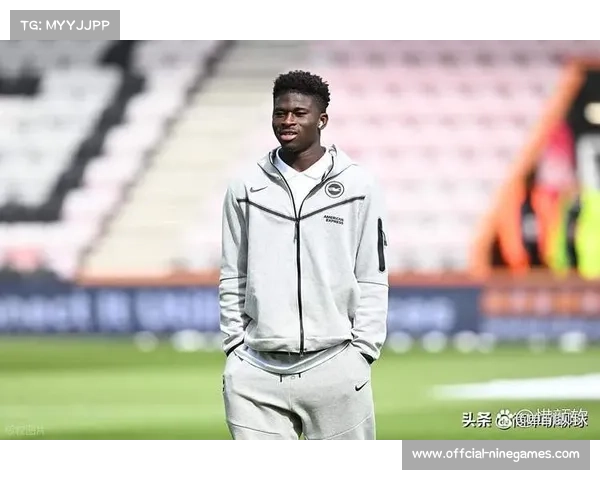 巴莱巴开场2分钟染黄，22分钟被换下引曼联转会疑虑